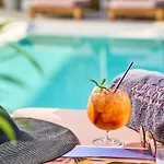 Szálloda Adorno And