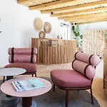 Szálloda Adorno And Ornósz