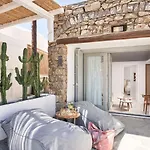 Adorno And Szálloda 4*