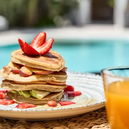 Отель Adorno And Орнос