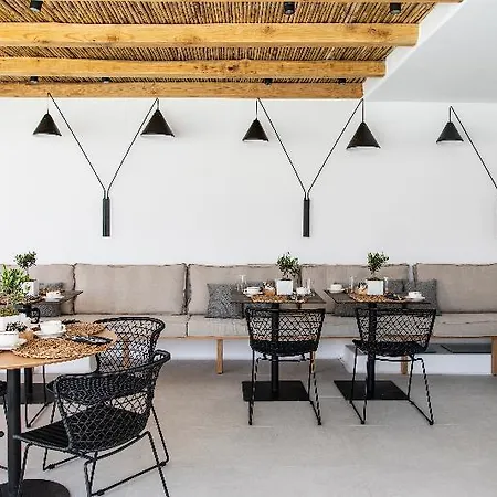 ホテル Adorno And 4*