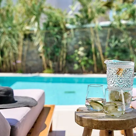 Adorno And Отель Орнос