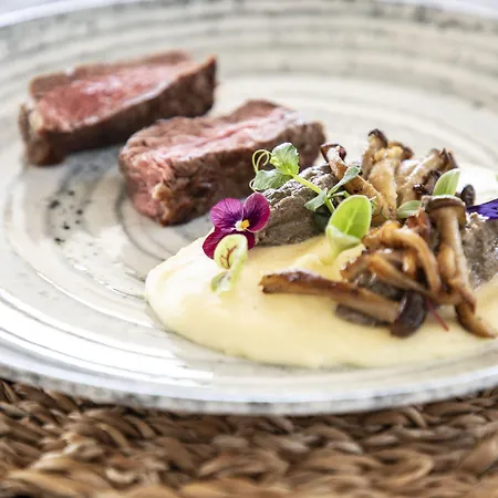 Adorno And オルノス