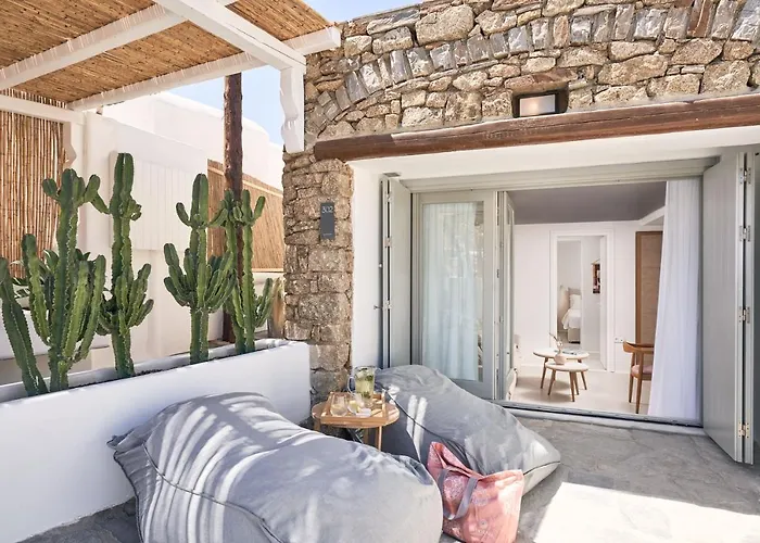 Adorno And מלון 4*