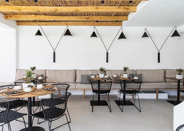 Отель Adorno And 4*