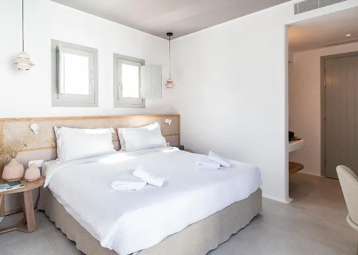 Hotel Adorno Hotel&suites 4*