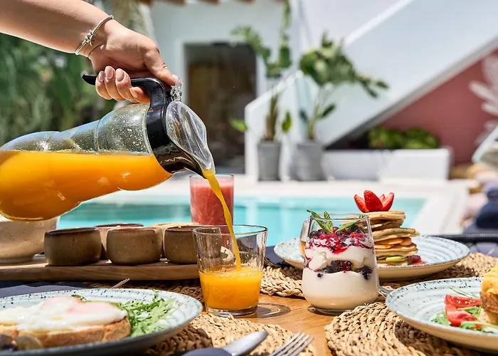 Adorno Hotel&suites 4*